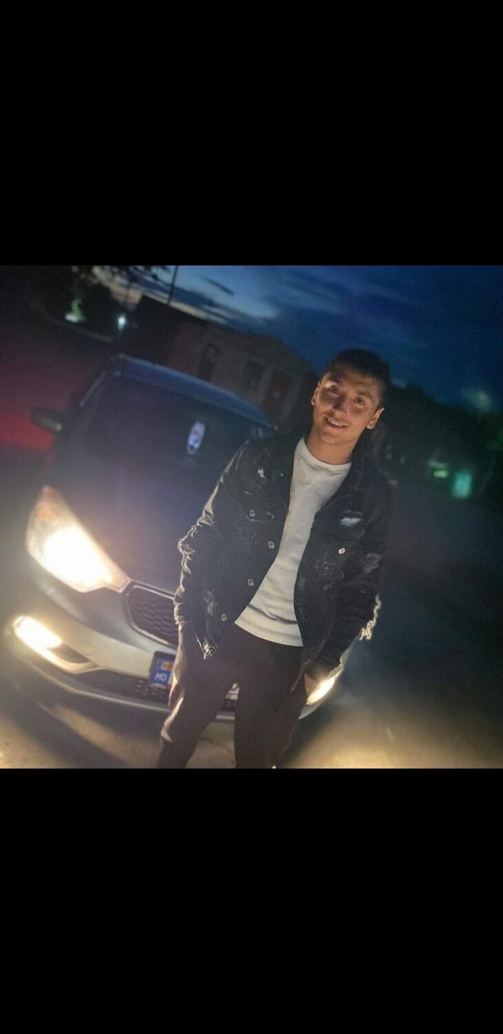  36917968  Vasile, 24 ,    