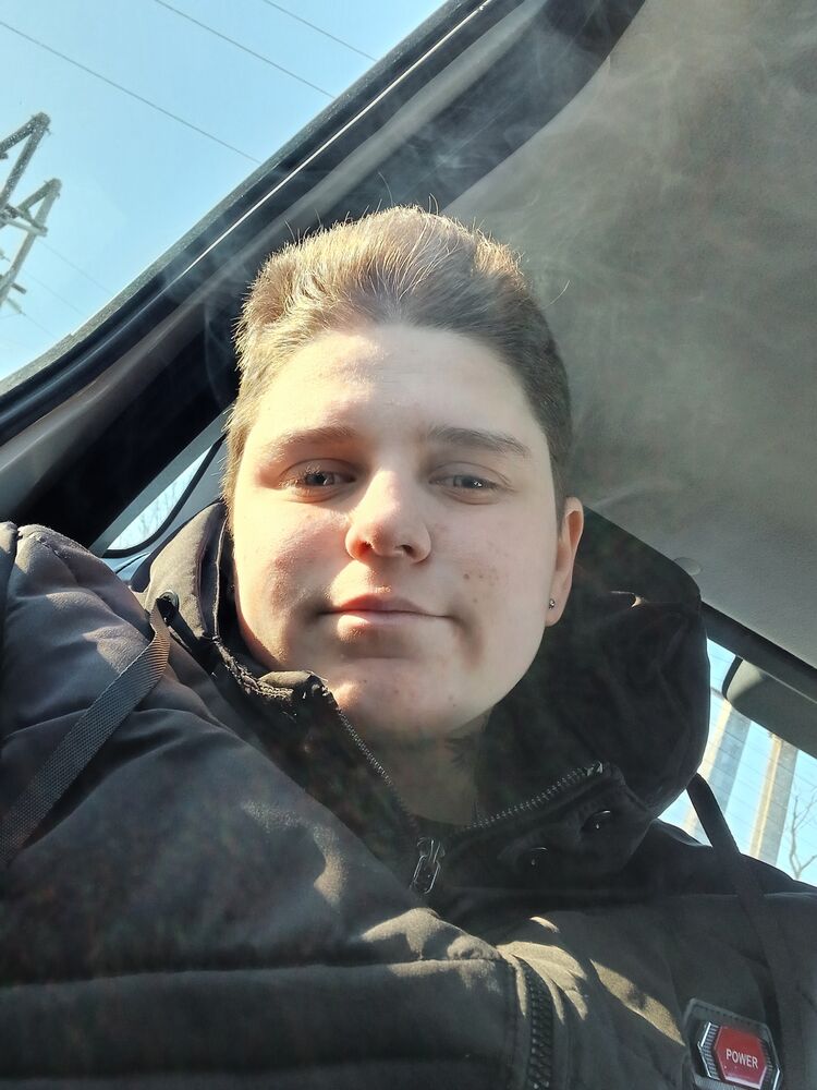  --,   Zhenya, 22 ,   ,   