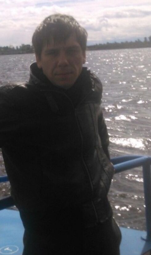  37397318  Roman, 37 ,    