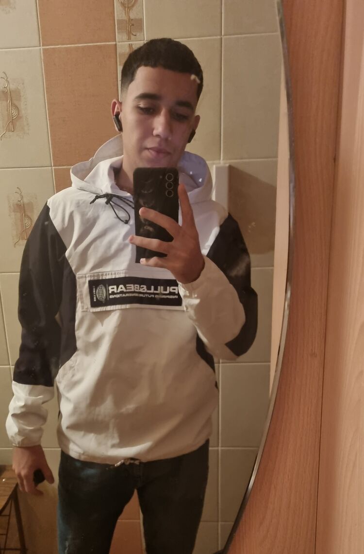  34015868  , 23 ,    