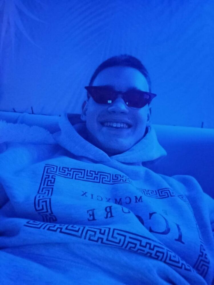  37716148  , 20 ,    
