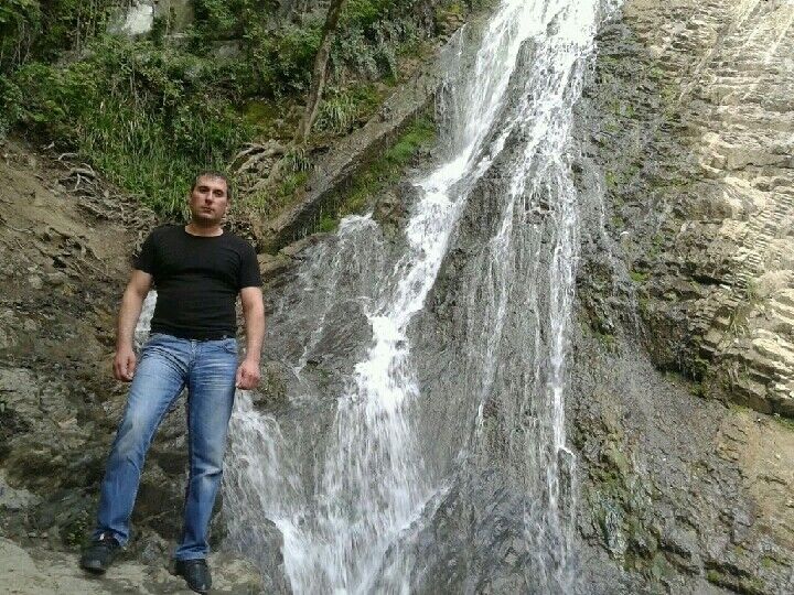  16123838  Erik, 47 ,    