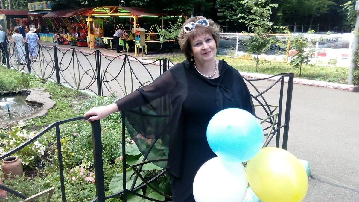  8217908  Nina, 71 ,    