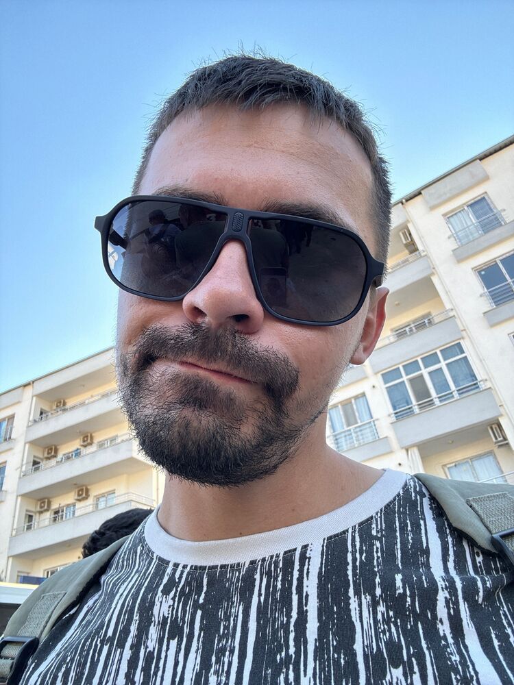  47107358  , 27 ,    -