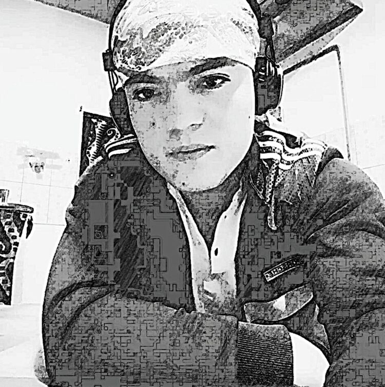  27200018  Odil, 26 ,    