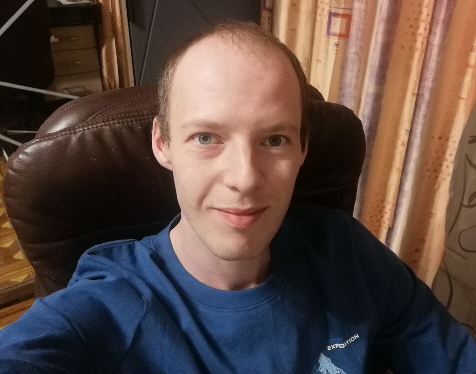  49749918  , 33 ,    