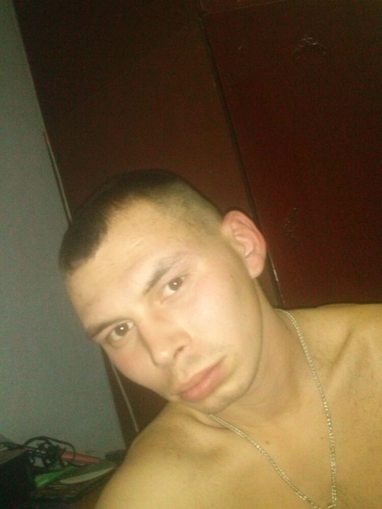  8949408  Roman, 34 ,    