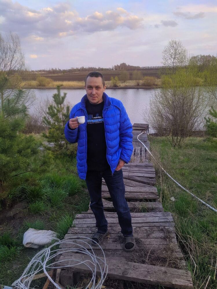  53771218  Alexander, 19 ,    