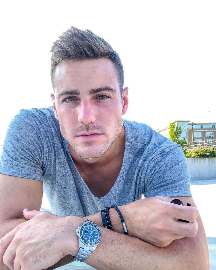  25123458  Micheal, 40 ,    Algolsheim