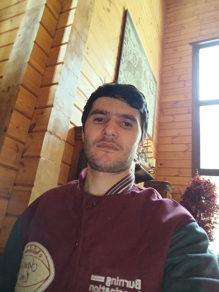  52483128  , 33 ,    