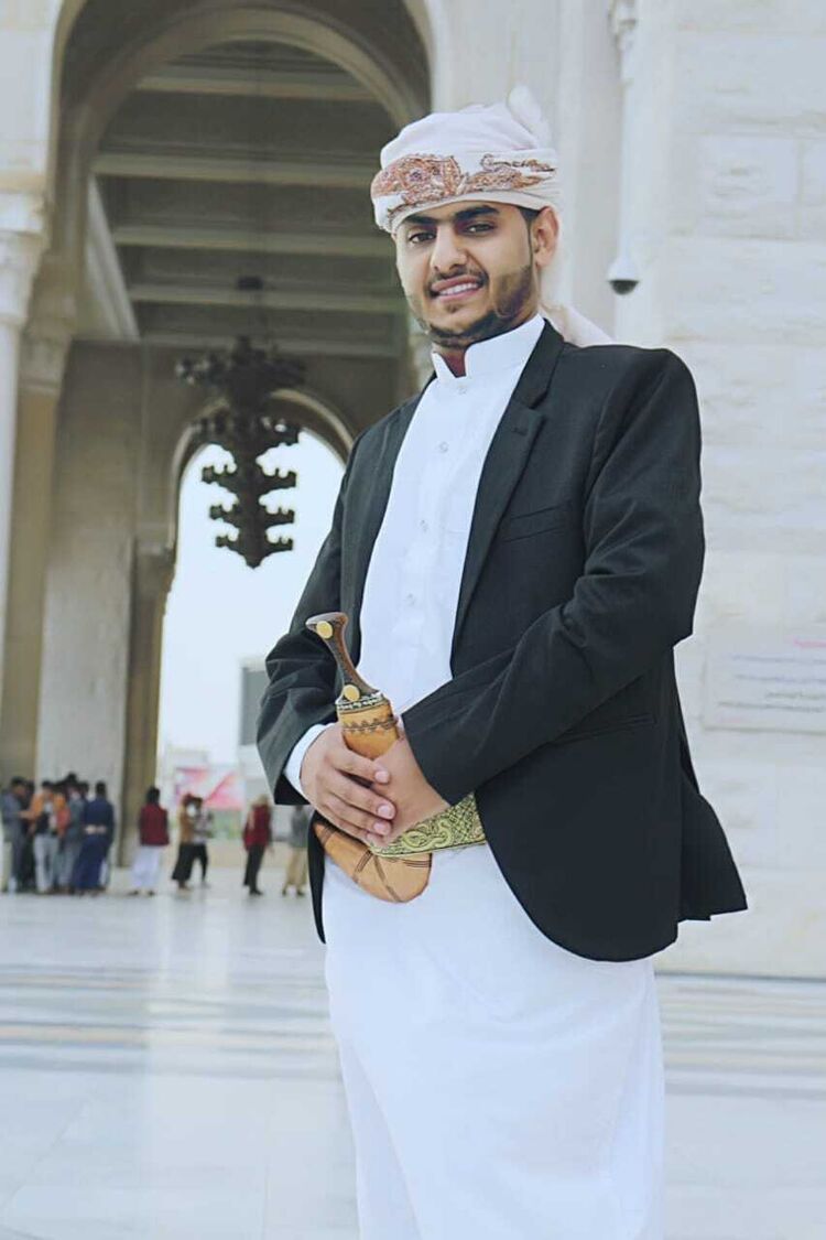  43911448  Bassam, 32 ,    