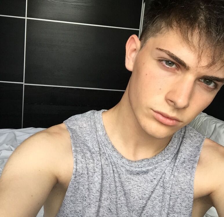  47811858  Artem, 19 ,    
