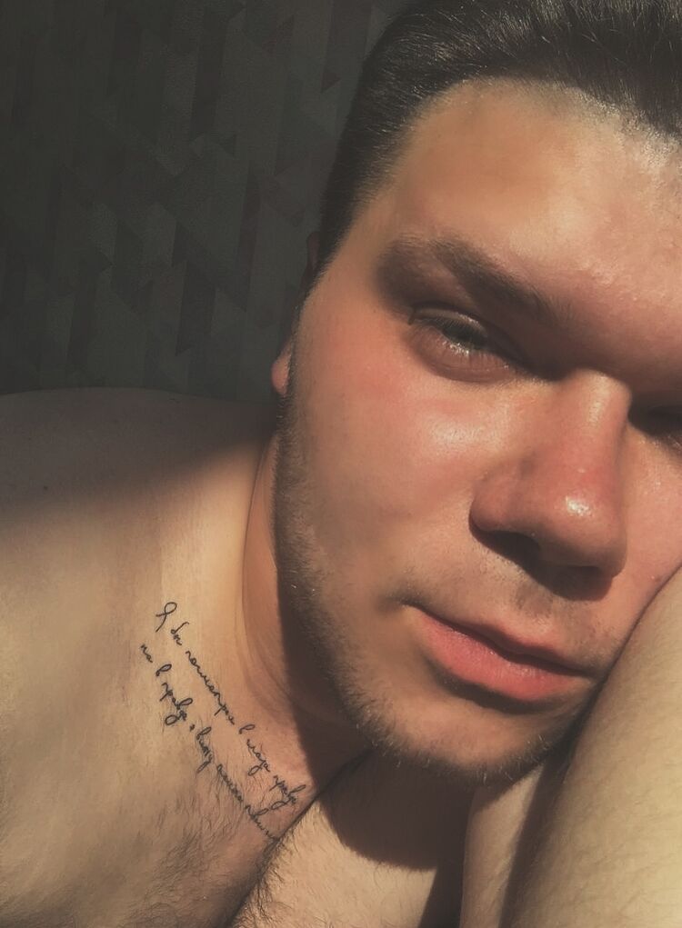  28225388  Mikhail, 25 ,    