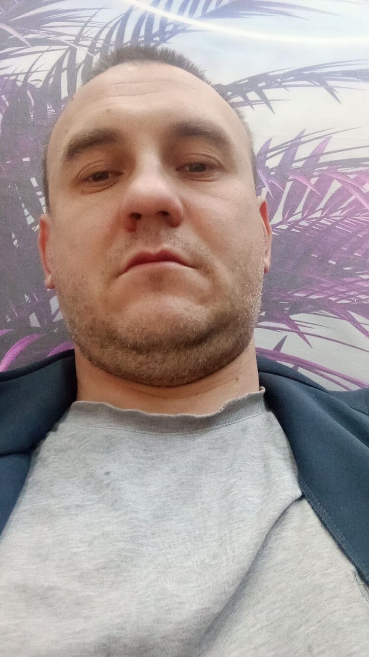  44137208  , 42 ,    