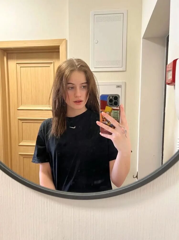 31008748  Kat, 27 ,    