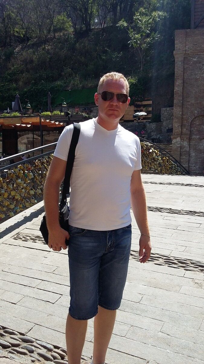  ,   Alex, 42 ,  
