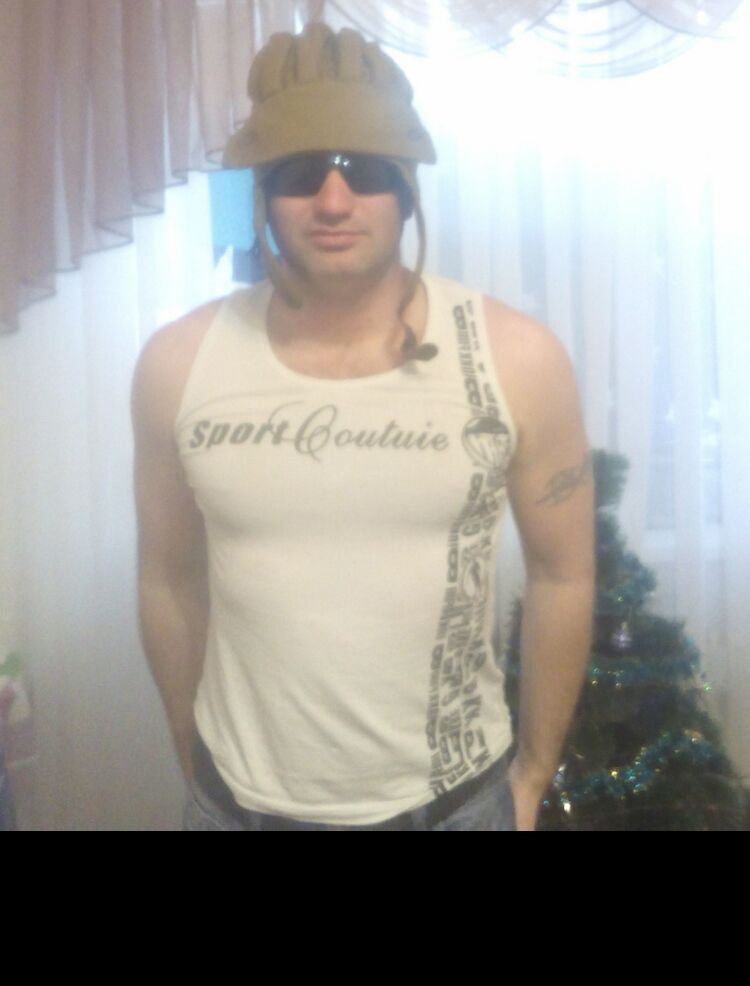  ,   Denis, 44 ,   ,   