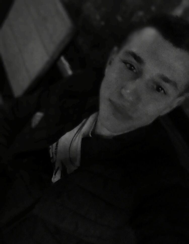  43395308  Ivan, 26 ,    