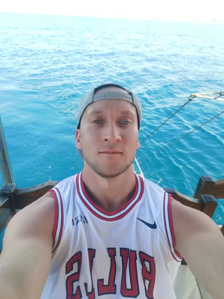  ,   PAVEL, 33 ,   ,   , c 