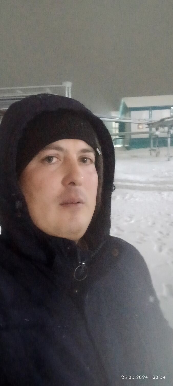  42077018  Atashka, 37 ,    