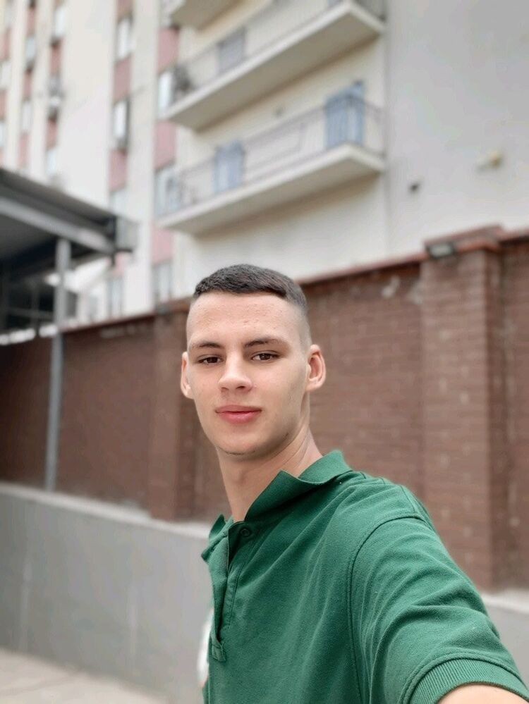  19089658  Frank, 27 ,    
