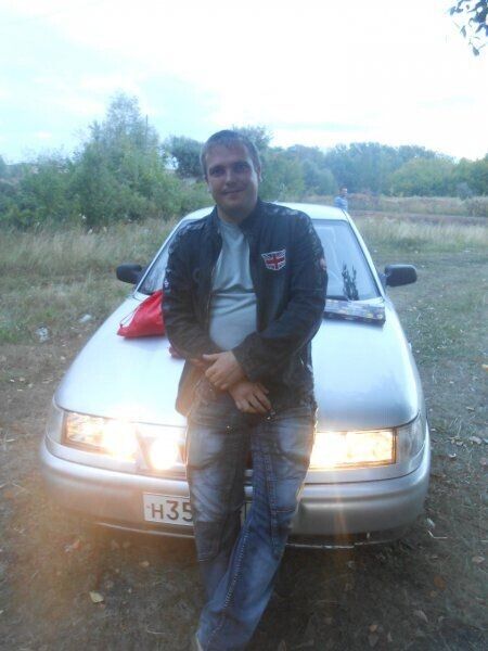  32317968  Ivan, 35 ,    