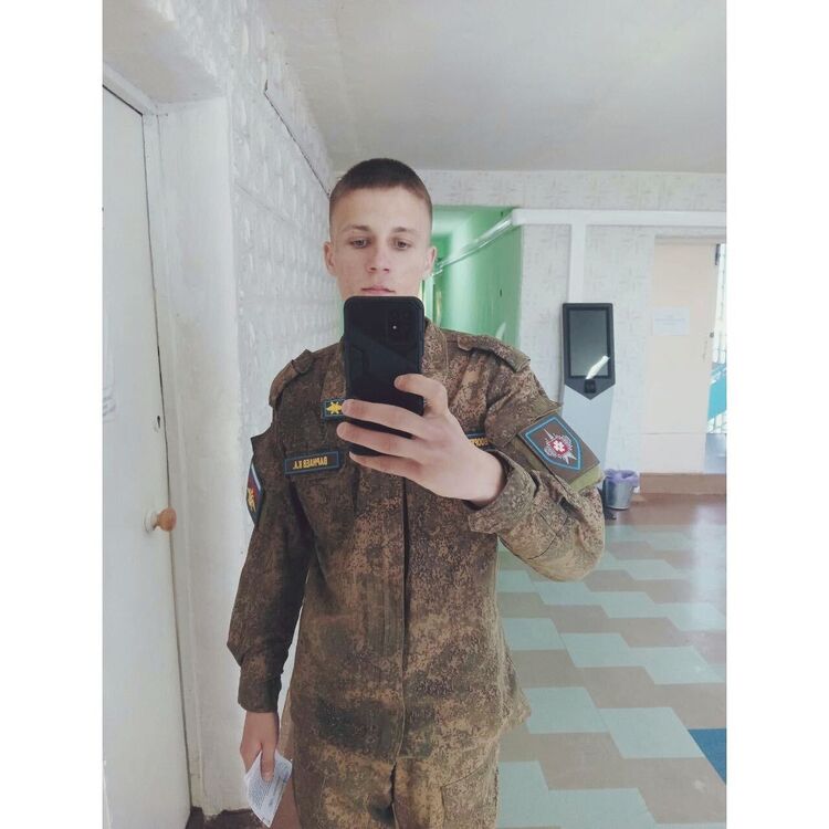  41321258  Kirill, 22 ,    