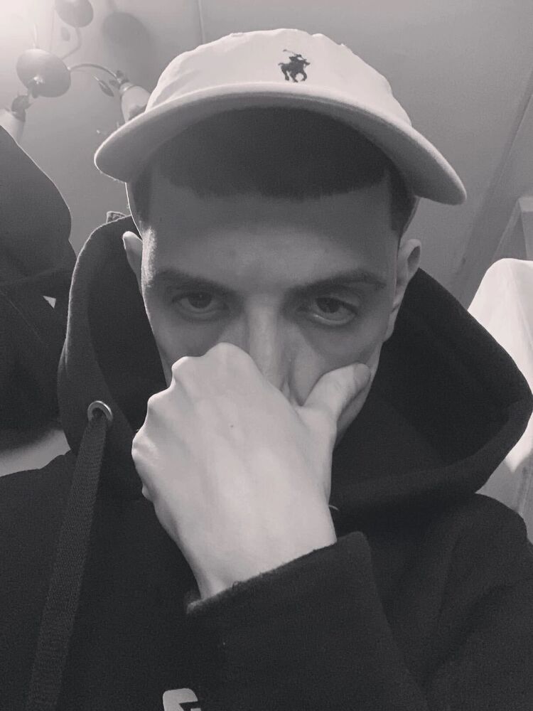  33165568  Ivan, 36 ,    