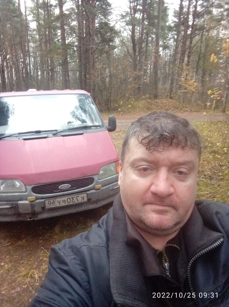  41080718  Igor, 52 ,    