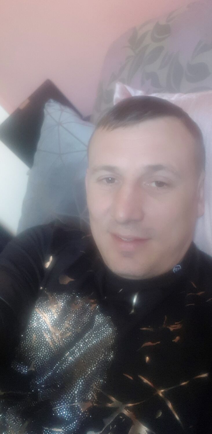  22749078  Zenka, 44 ,    