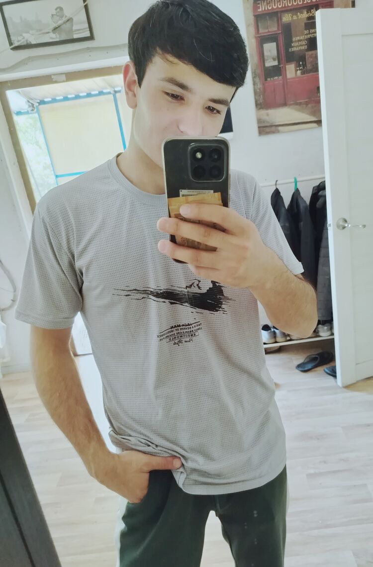  52438728  Mamurbek, 22 ,     