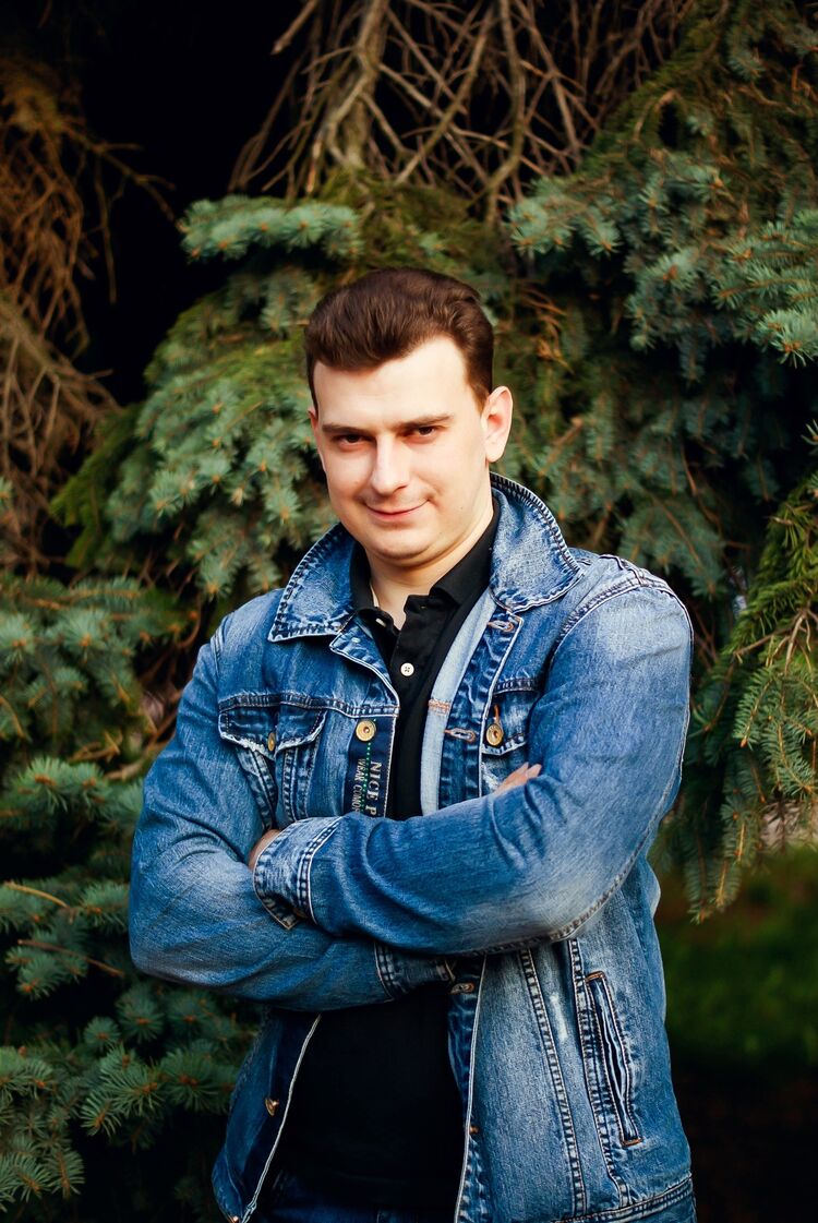  31642538  Alex, 35 ,    