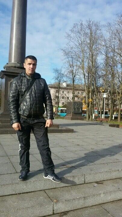  11559008  Bobodjon, 41 ,     