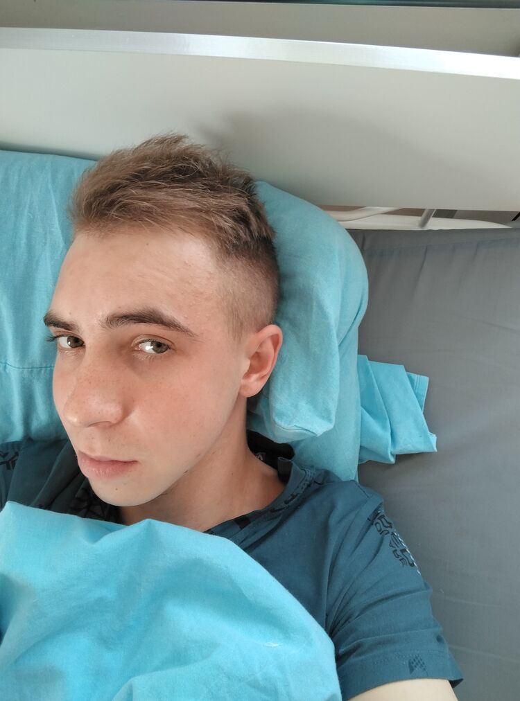  42757048  , 21 ,    