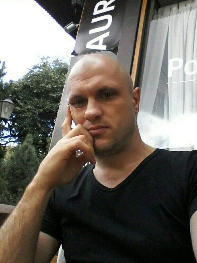  18642388  MessLeo, 36 ,    
