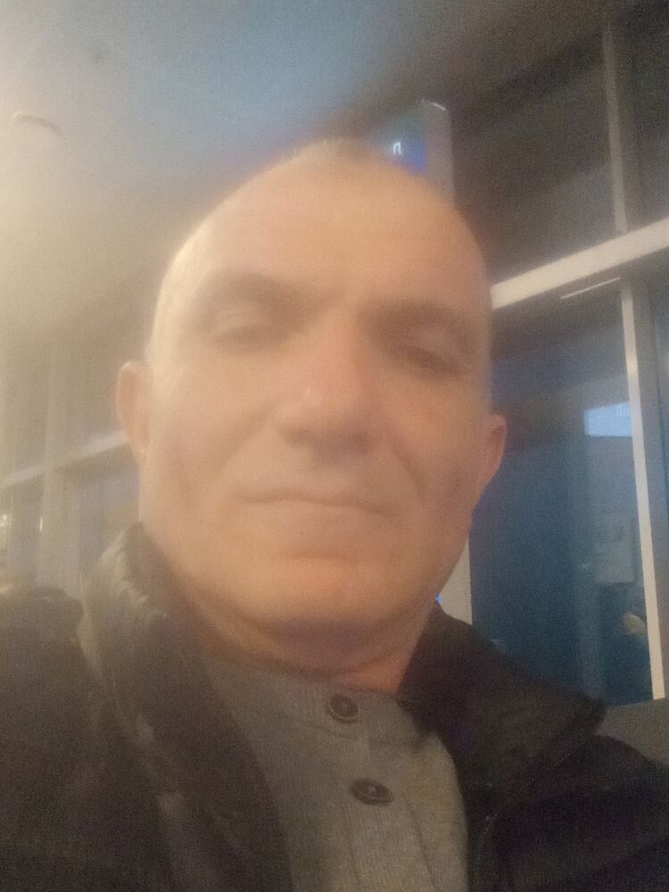  42277648  , 56 ,    