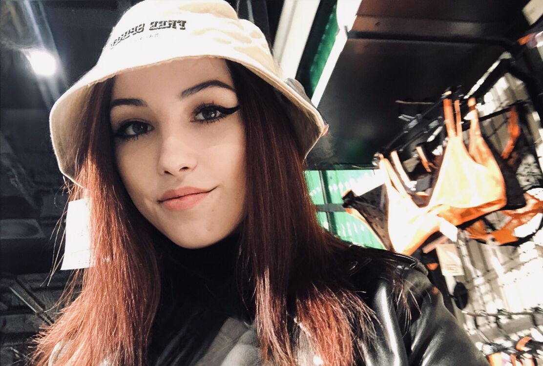  35805958  , 24 ,    -