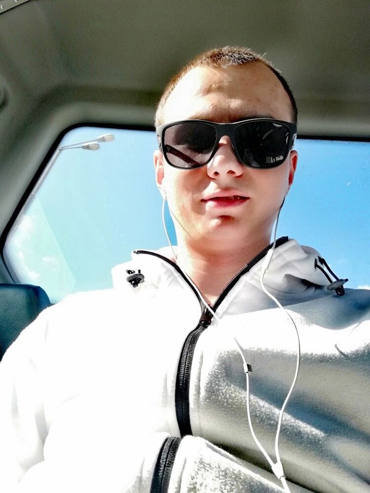  33471758  Vladimir, 28 ,    