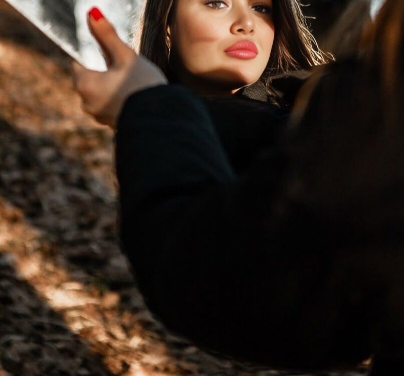  ,   Yana, 38 ,   ,   