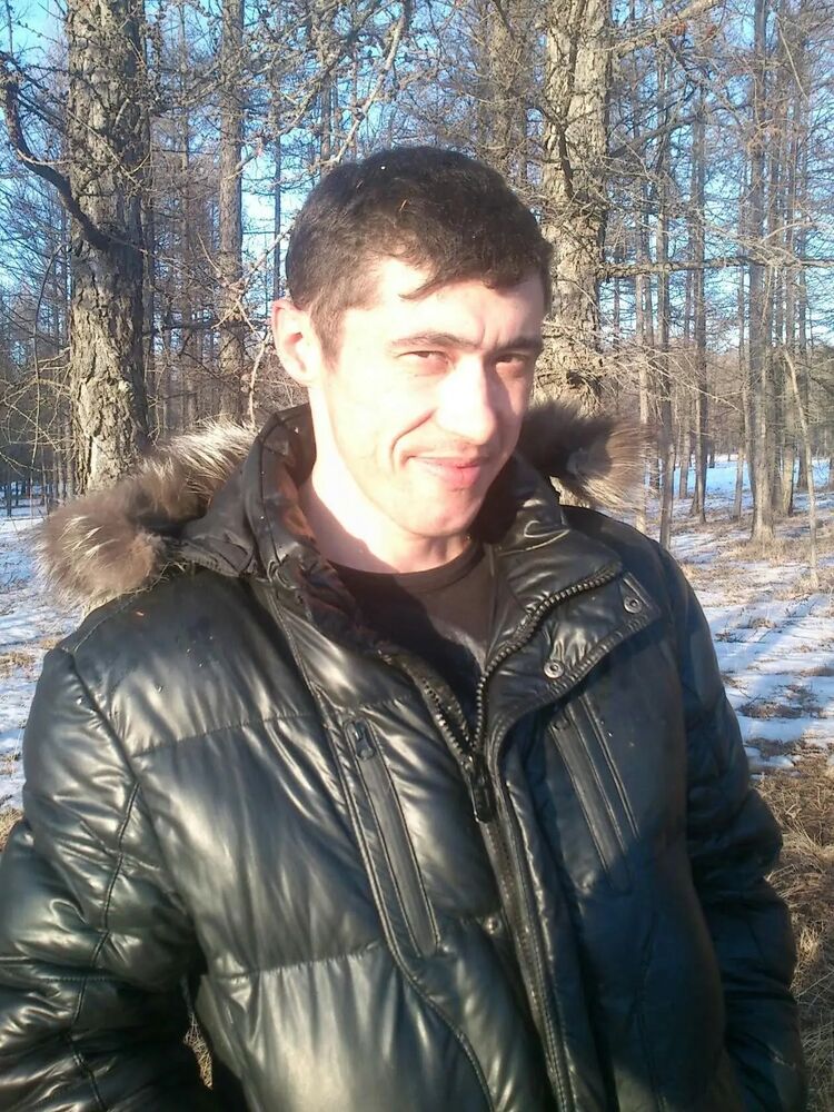  37102618  Anatolii, 43 ,    