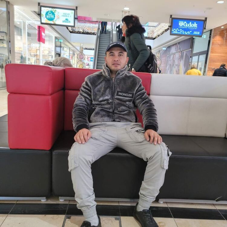  54135558  NAZIRJON, 35 ,    