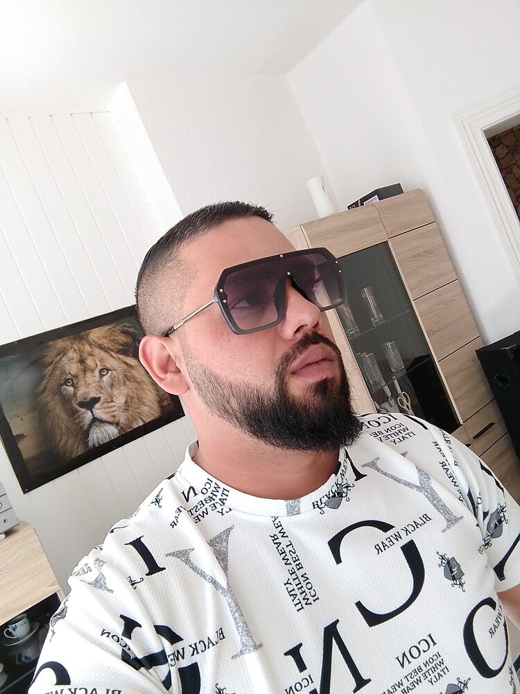  54715378  Nedyalko, 31 ,    