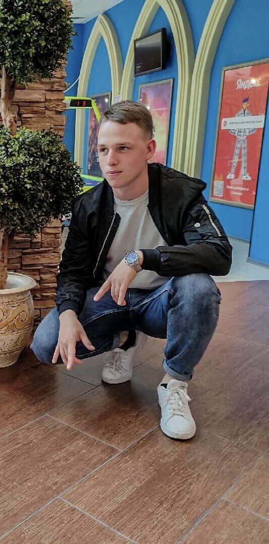  53053798  Anton, 25 ,    