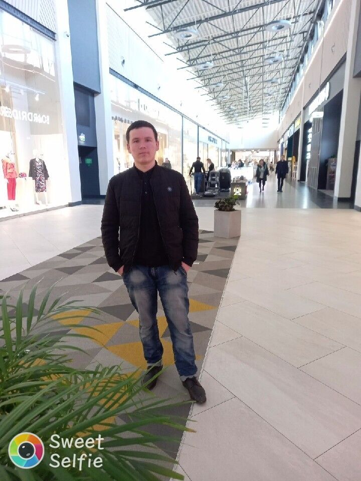  -,   Uchqunbek, 22 ,   ,   