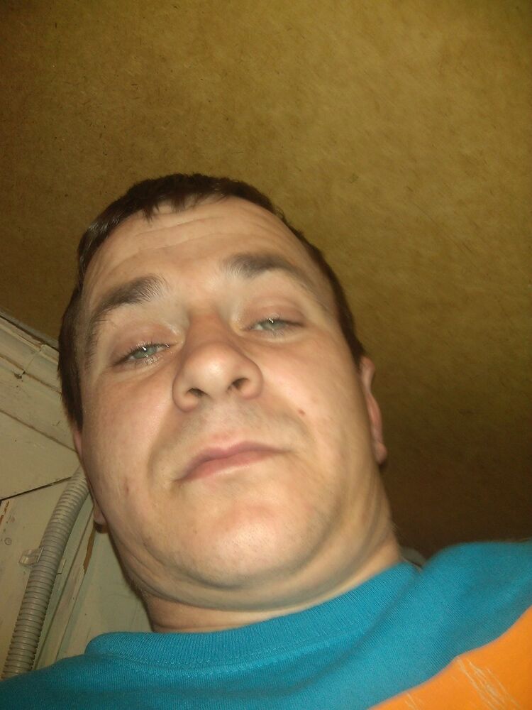 6782628  Sergiu, 42 ,    -