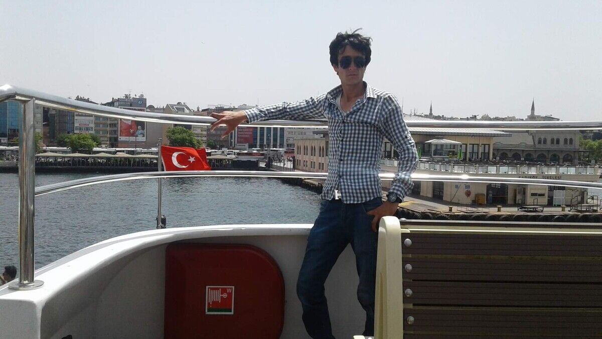  20382408  Ali, 29 ,    