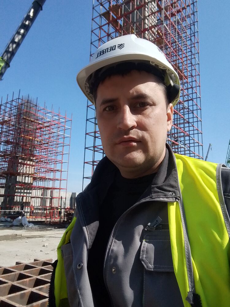  52140688  Edward QVO, 39 ,    