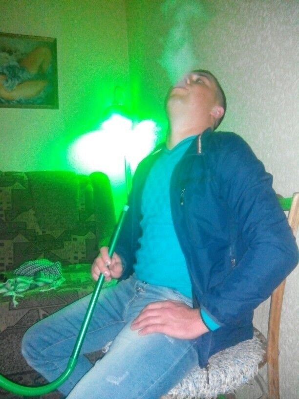  6874928  Andrei, 32 ,    