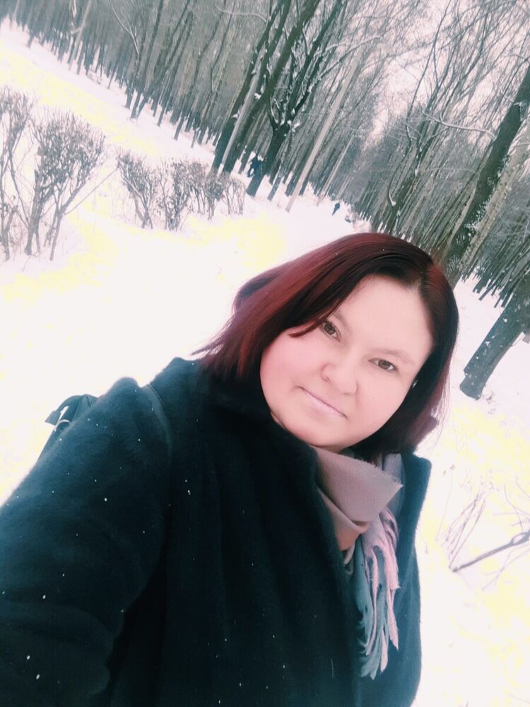  ,   Anna, 34 ,  