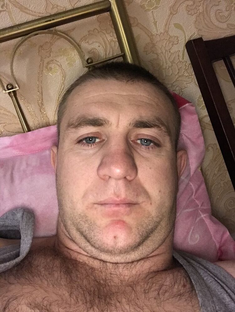  20807548  Vasile, 38 ,    